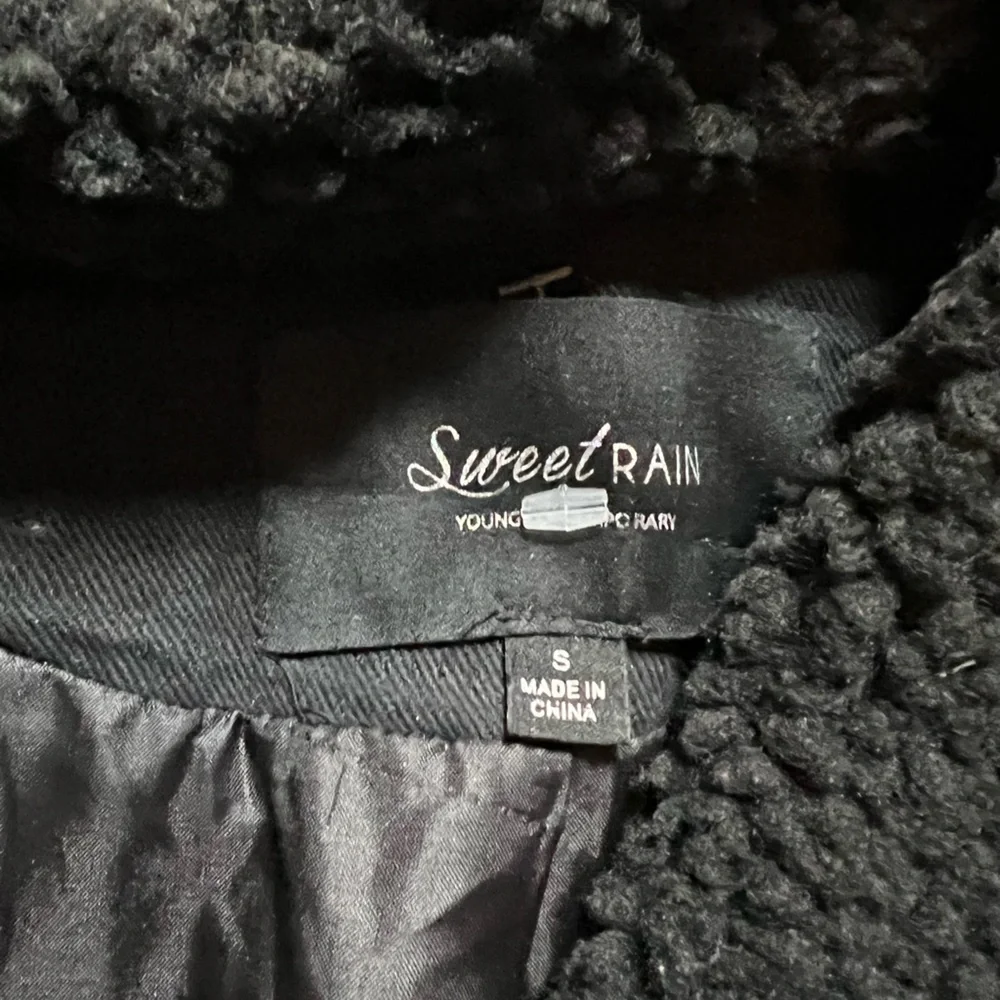 cropped jacket - Picture 2 of 2